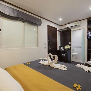 3 Hours Deluxe Double Room